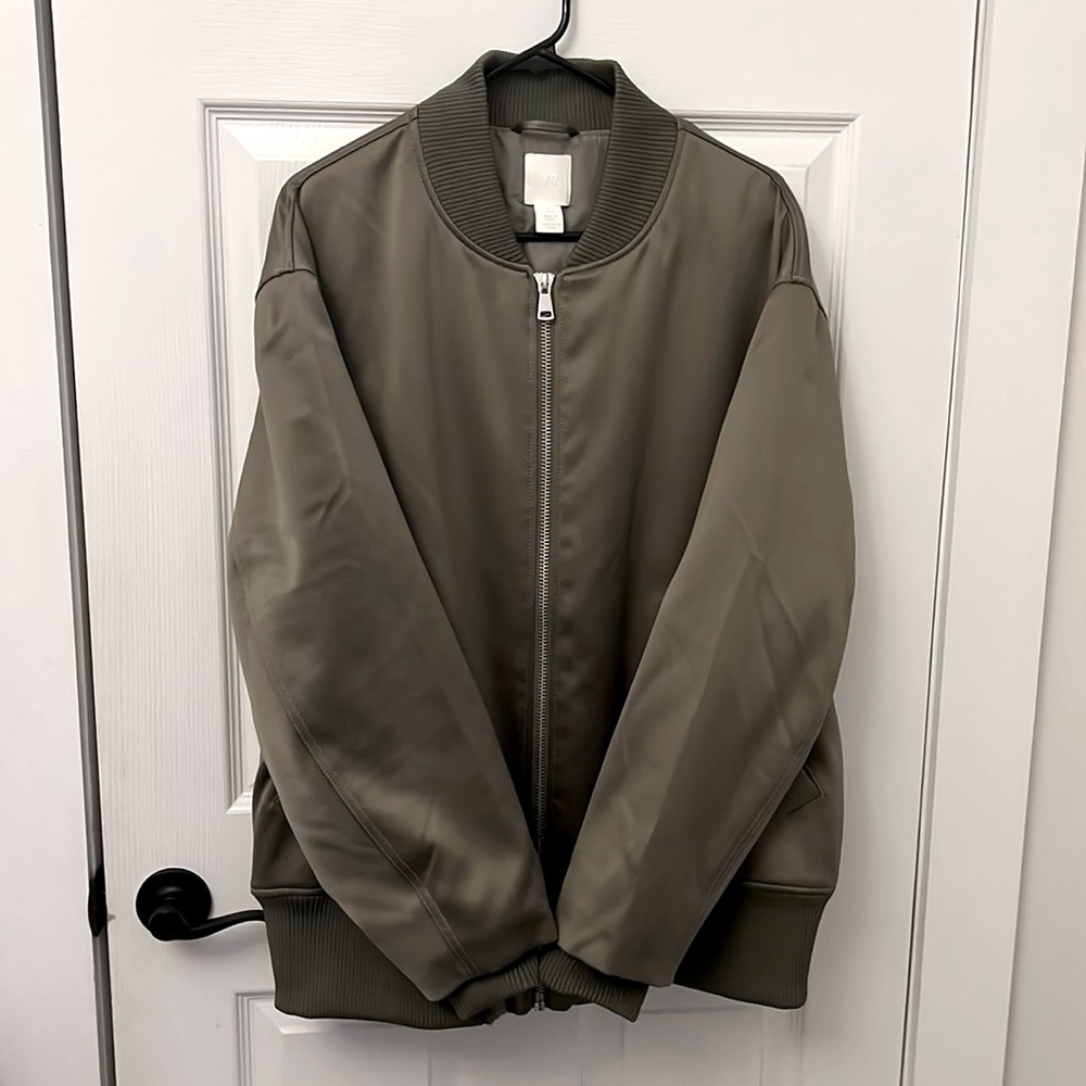 Unisex muted dark green bomber jacket from H&M in size L.